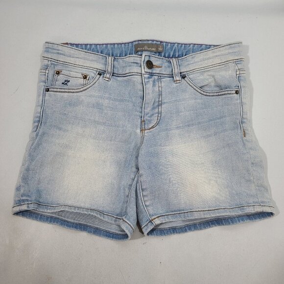 L.L. Bean Signature Denim Blue Jean Shorts Women's Size 2 32x5 299429 - Picture 1 of 8